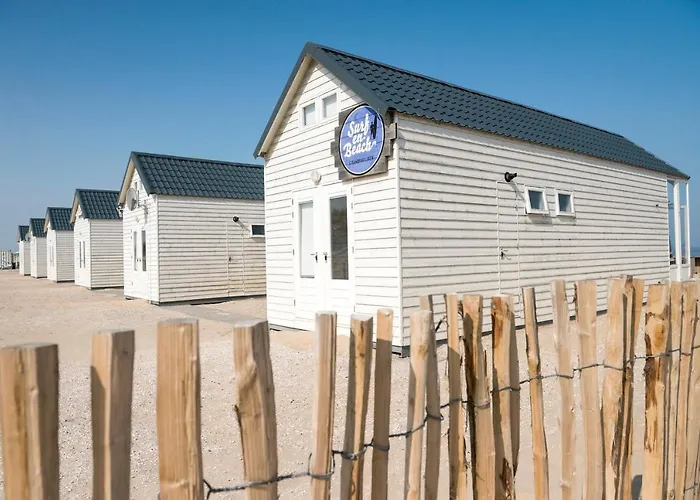 Surf En Strandhuisjes Ferienhaus
